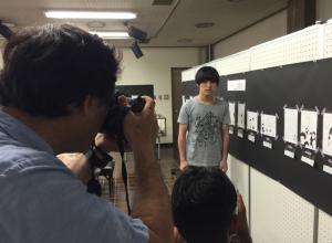 大橋裕之さんを撮影中の新聞社の記者さんたちです。