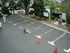 駐車場のライン引き