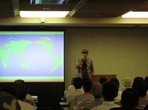 講師は旅行作家の石田ゆうすけさんです。文学講座の様子です。