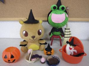 児童室のめくるくんです。ハロウィンの変装をしています。