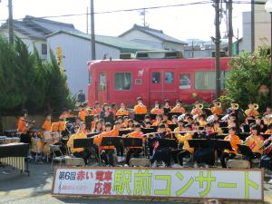 駅前コンサート（形原駅）