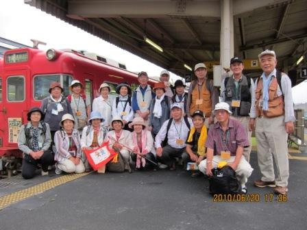 名鉄蒲郡駅での集合写真