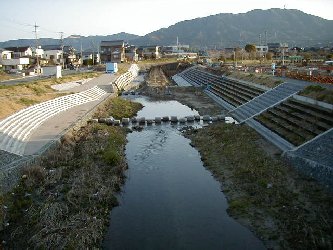 西田川階段護岸