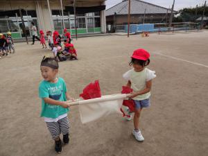 親子競技を楽しむ３・４歳児②