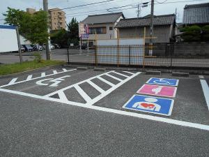 図書館の駐車場の様子です。