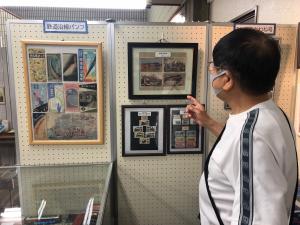 この写真は展示室で紹介している花電車の絵はがきです。