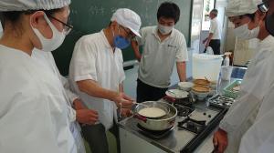 豆腐のプロ、技を伝授します