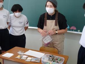 デコレーションに使う材料を紹介
