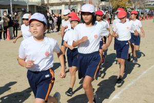 マラソン大会６年女子