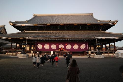 東本願寺へ