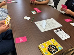 この写真はイベント「ボードゲームで遊ぼう！」の様子です。