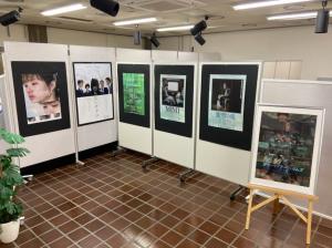 この写真は映画のポスター掲示コーナーです。