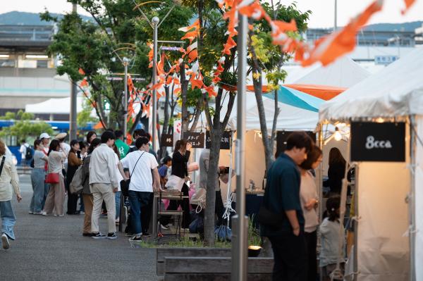1日目夕方テント出店2