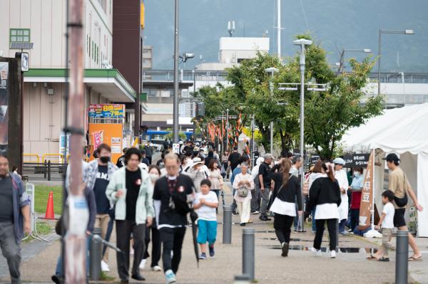 2日目賑わい
