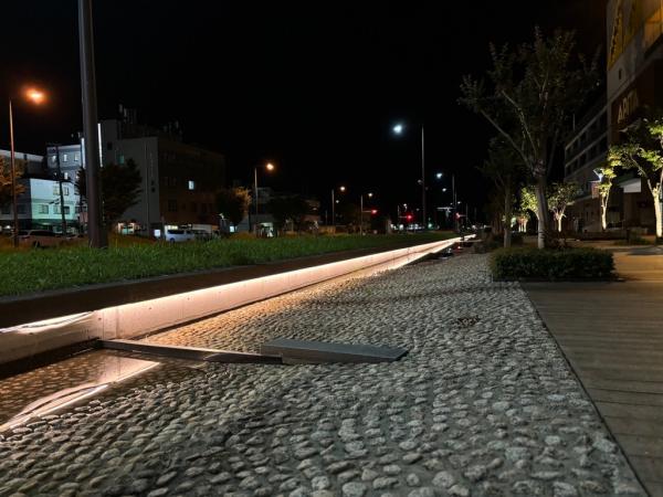 歩道ライトアップ