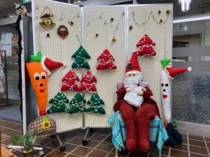 この写真はおはなしおばさんの展示の様子です。