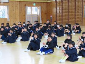 担任発表時の在校生の様子です。