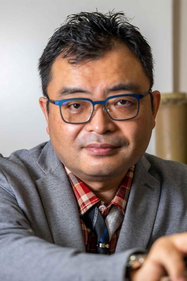 tezuka_kazuyoshi_associate_professor