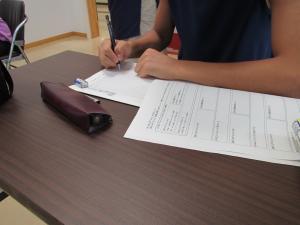この写真は読書感想文おたすけルームの様子です。