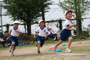 低学年のかけっこの様子です。