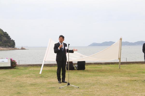 ベンチアート完成除幕式
