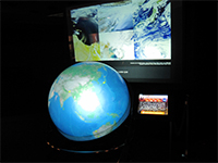 触れる地球の画像