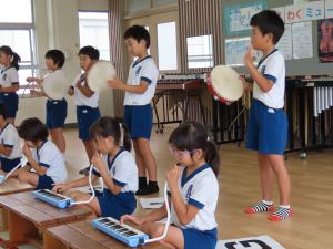２年生の演奏の様子です