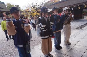 お参りをしている様子です