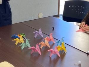 この写真は講師の馬９頭折り紙です。