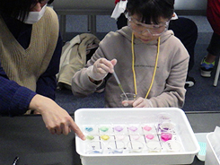 理科実験室風景画像