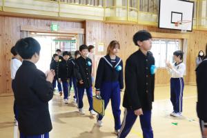 ６年生が入場する場面です。