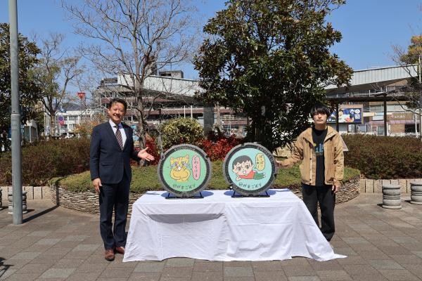 大橋裕之氏デザインマンホール