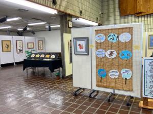 この写真は展示室の様子です。