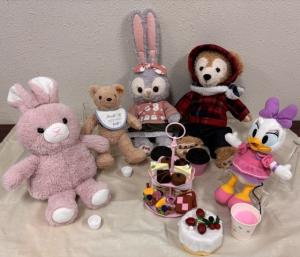 この写真はぬいぐるみのおとまり会の様子です。