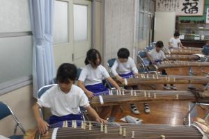 １
