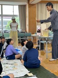 東部小　ミツバチ講話