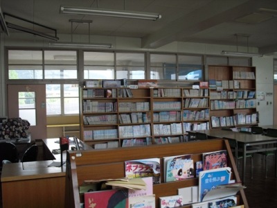 中央小学校図書室整理の様子