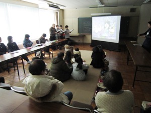 じゅげむの会のみなさんによるナレーション、せりふの実演も。