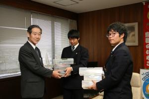 平成２６年３月１３日（海陽学園文化祭収益金寄付受納）の画像